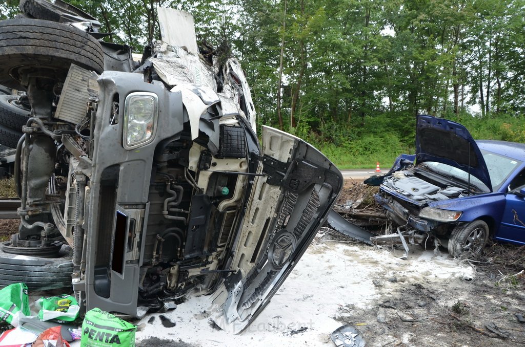 LKW umgestuerzt A 1 Rich Saarbruecken P059.JPG